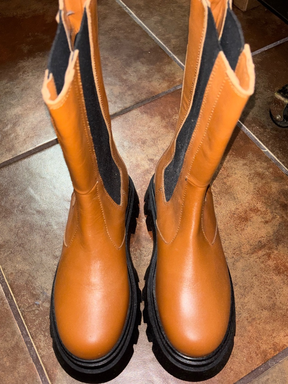 Alohas - Tan Leather Lug Sole Chelsea Boots